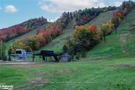 56 North Road Clearview ON L0M 1H0