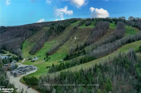 56 North Road Clearview ON L0M 1H0