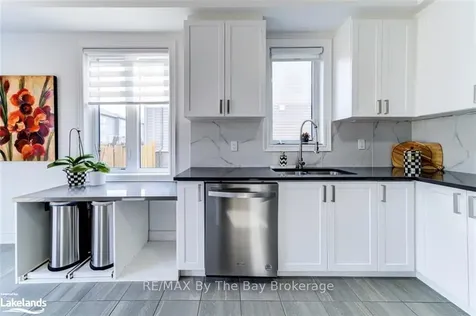 43 Autumn Drive Wasaga Beach ON L9Z 1J9