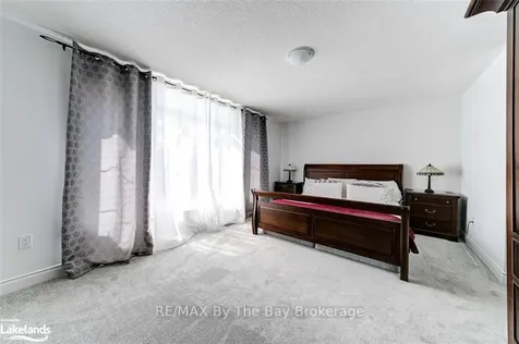 43 Autumn Drive Wasaga Beach ON L9Z 1J9