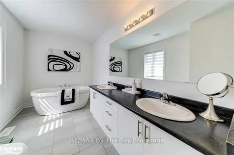 43 Autumn Drive Wasaga Beach ON L9Z 1J9