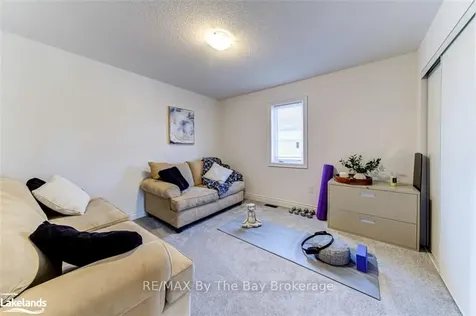 43 Autumn Drive Wasaga Beach ON L9Z 1J9
