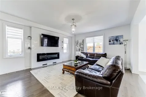 43 Autumn Drive Wasaga Beach ON L9Z 1J9