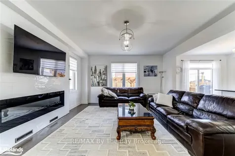 43 Autumn Drive Wasaga Beach ON L9Z 1J9