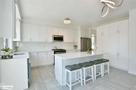 41 Autumn Drive Wasaga Beach ON L9Z 1J9
