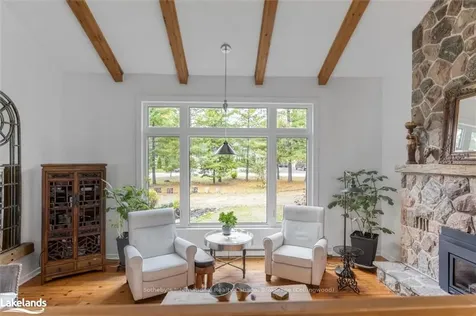 73 53rd Street S Wasaga Beach ON L9Z 1W8