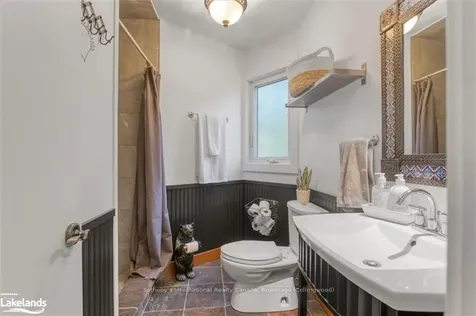73 53rd Street S Wasaga Beach ON L9Z 1W8