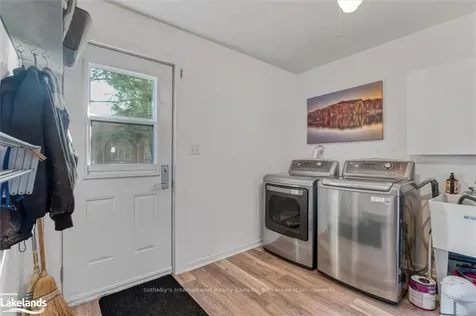 73 53rd Street S Wasaga Beach ON L9Z 1W8