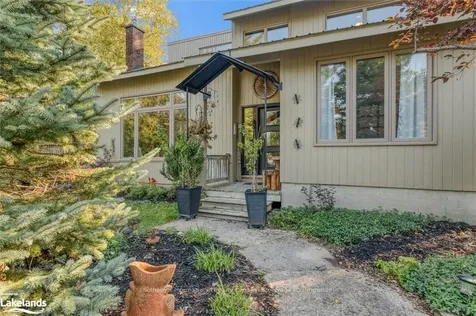 73 53rd Street S Wasaga Beach ON L9Z 1W8