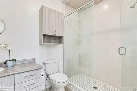 84 Kari Crescent N/a Collingwood ON L9Y 5B4