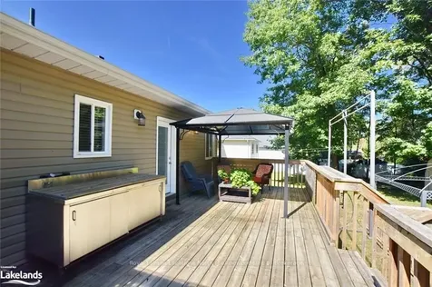 81 52nd Street S Wasaga Beach ON L9Z 1Y1