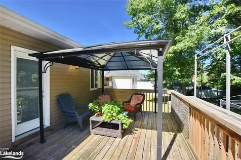 81 52nd Street S Wasaga Beach ON L9Z 1Y1
