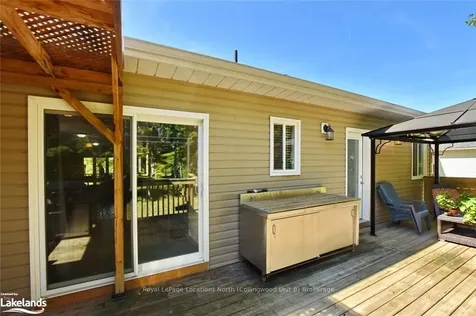 81 52nd Street S Wasaga Beach ON L9Z 1Y1