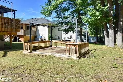 81 52nd Street S Wasaga Beach ON L9Z 1Y1