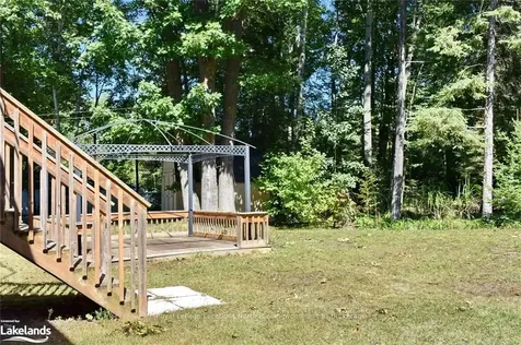 81 52nd Street S Wasaga Beach ON L9Z 1Y1