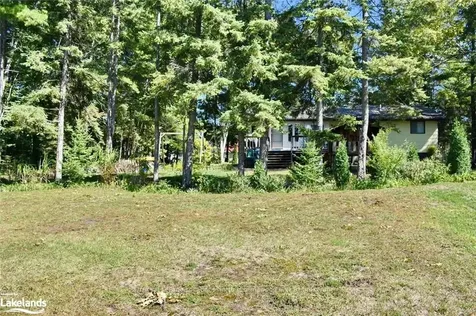 81 52nd Street S Wasaga Beach ON L9Z 1Y1