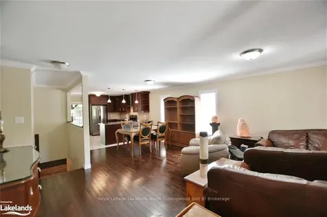 81 52nd Street S Wasaga Beach ON L9Z 1Y1