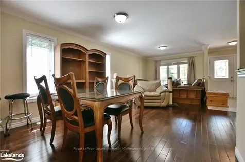 81 52nd Street S Wasaga Beach ON L9Z 1Y1