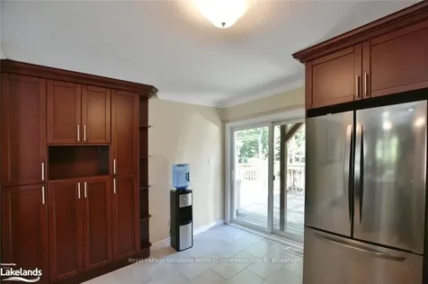 81 52nd Street S Wasaga Beach ON L9Z 1Y1
