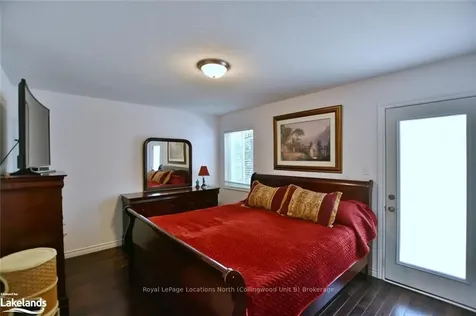 81 52nd Street S Wasaga Beach ON L9Z 1Y1