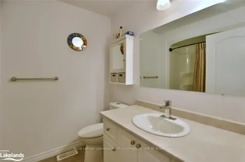 81 52nd Street S Wasaga Beach ON L9Z 1Y1