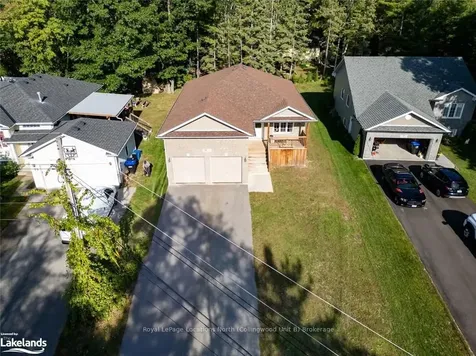 81 52nd Street S Wasaga Beach ON L9Z 1Y1