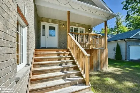81 52nd Street S Wasaga Beach ON L9Z 1Y1