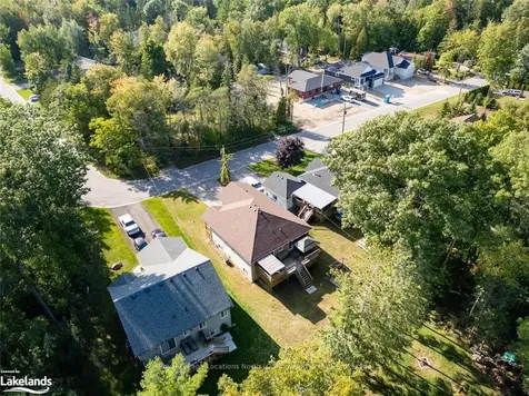 81 52nd Street S Wasaga Beach ON L9Z 1Y1