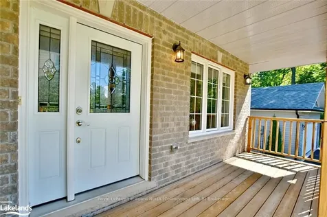 81 52nd Street S Wasaga Beach ON L9Z 1Y1