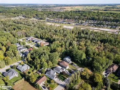 81 52nd Street S Wasaga Beach ON L9Z 1Y1
