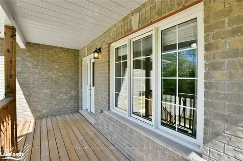 81 52nd Street S Wasaga Beach ON L9Z 1Y1