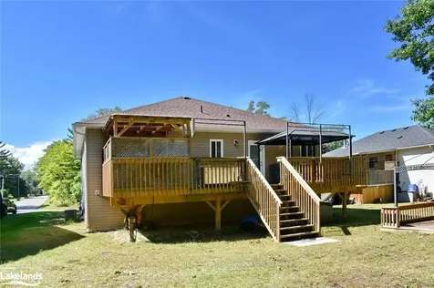 81 52nd Street S Wasaga Beach ON L9Z 1Y1
