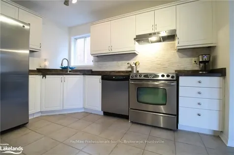 169 Taylor Drive Barrie ON L4N 8L1