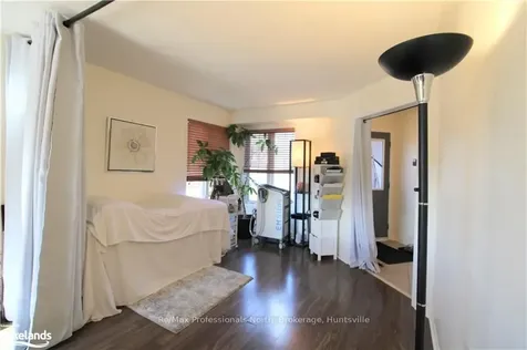 169 Taylor Drive Barrie ON L4N 8L1