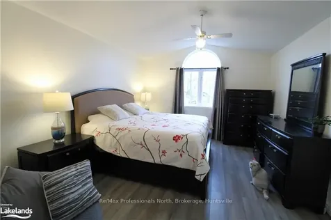 169 Taylor Drive Barrie ON L4N 8L1