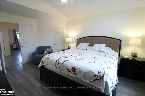 169 Taylor Drive Barrie ON L4N 8L1