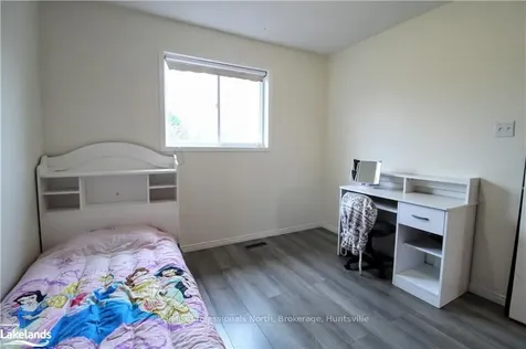 169 Taylor Drive Barrie ON L4N 8L1