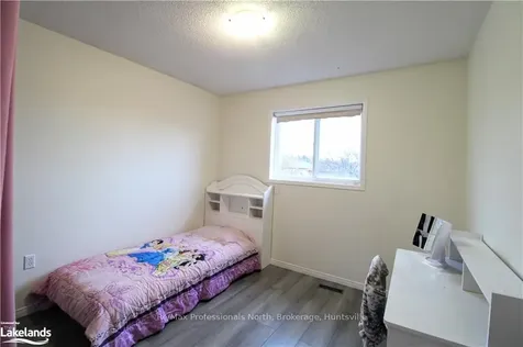 169 Taylor Drive Barrie ON L4N 8L1