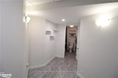 169 Taylor Drive Barrie ON L4N 8L1