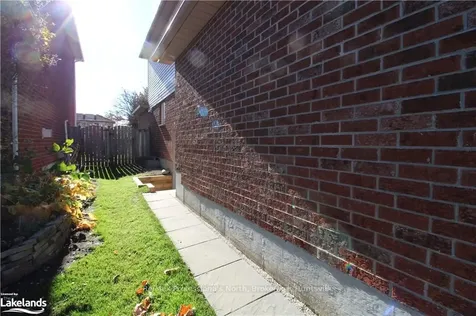 169 Taylor Drive Barrie ON L4N 8L1