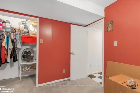 52 Dyer Drive Wasaga Beach ON L9Z 1E2