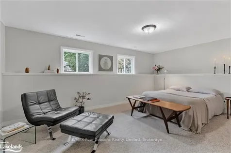 377 Peel Street Collingwood ON L9Y 3W5