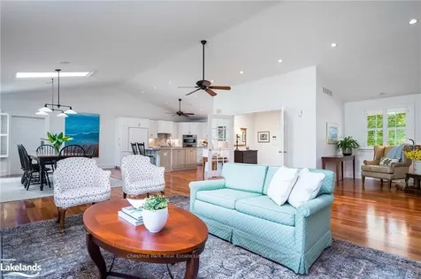 24 Elizabeth Street E Clearview ON L0M 1G0
