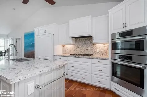 24 Elizabeth Street E Clearview ON L0M 1G0