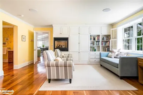 24 Elizabeth Street E Clearview ON L0M 1G0