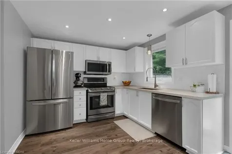 38 Kenwell Crescent Barrie ON L4N 0Z6