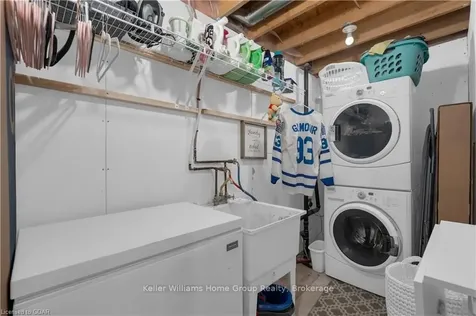 38 Kenwell Crescent Barrie ON L4N 0Z6