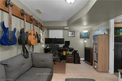 38 Kenwell Crescent Barrie ON L4N 0Z6