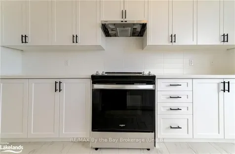 9 Del Ray Crescent Wasaga Beach ON L9Z 0N7