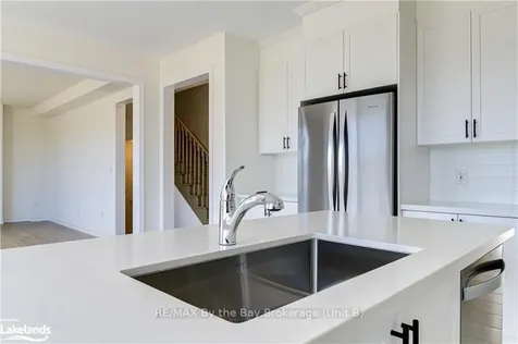 9 Del Ray Crescent Wasaga Beach ON L9Z 0N7